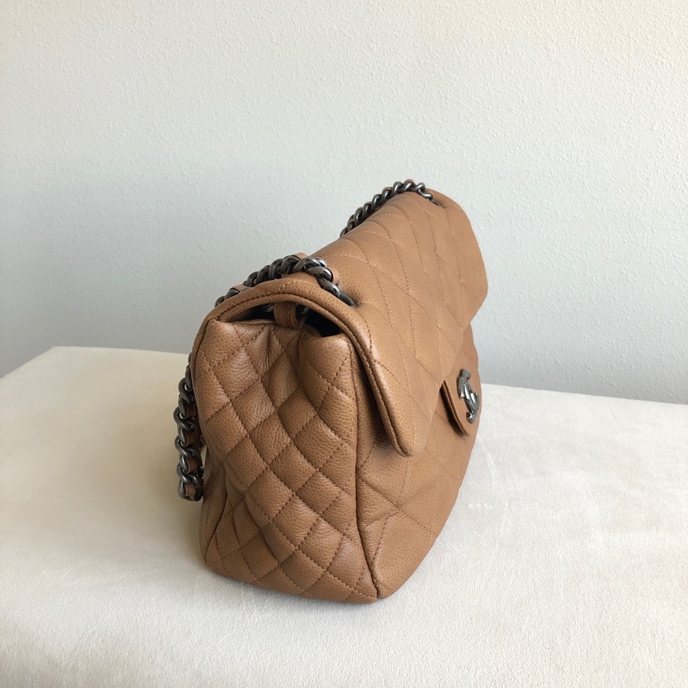 Chanel brown caviar flap - Picture 4 of 16